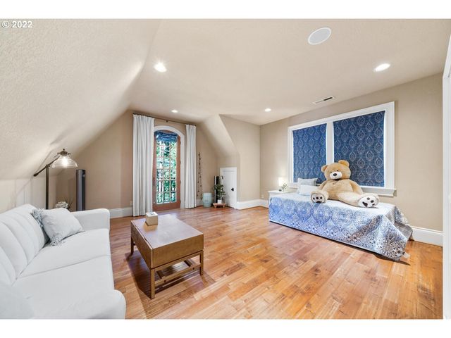 3142 LAKEVIEW Blvd, Lake Oswego, OR 97035