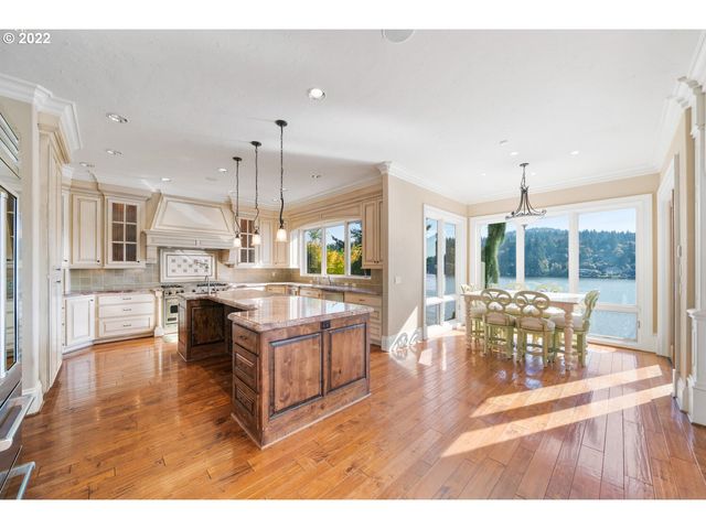 3142 LAKEVIEW Blvd, Lake Oswego, OR 97035