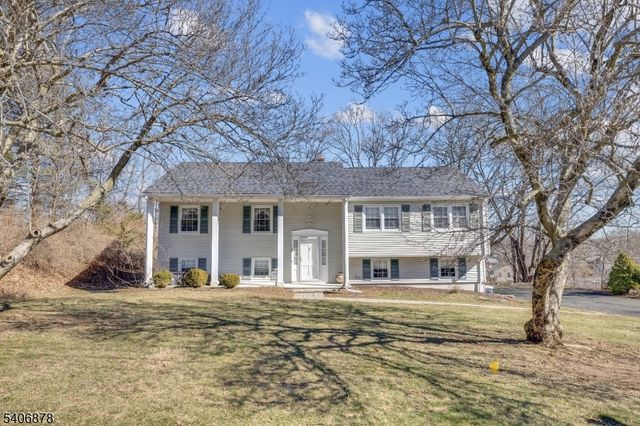39 Deerfield Rd, Hanover Twp., NJ 07981