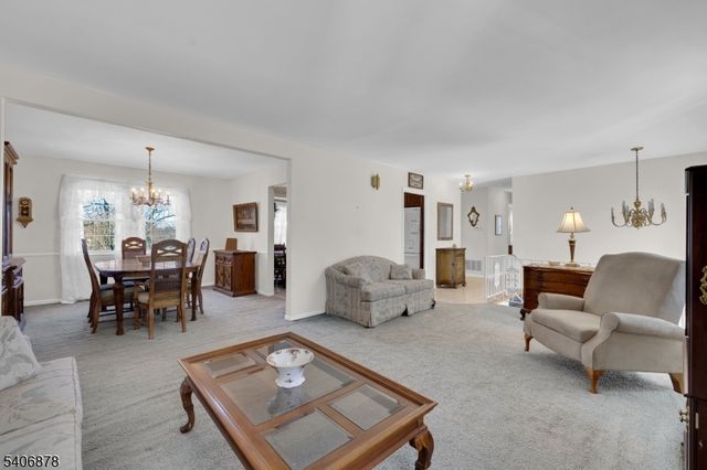 39 Deerfield Rd, Hanover Twp., NJ 07981