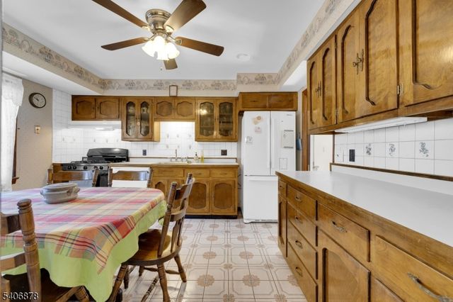 39 Deerfield Rd, Hanover Twp., NJ 07981