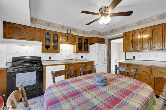 39 Deerfield Rd, Hanover Twp., NJ 07981