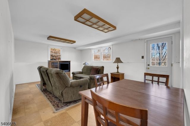 39 Deerfield Rd, Hanover Twp., NJ 07981