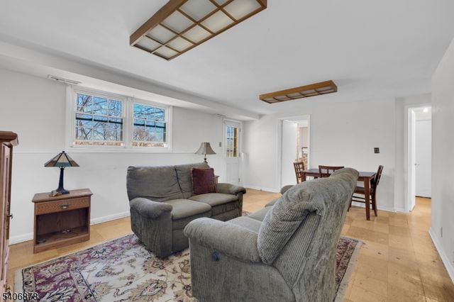 39 Deerfield Rd, Hanover Twp., NJ 07981