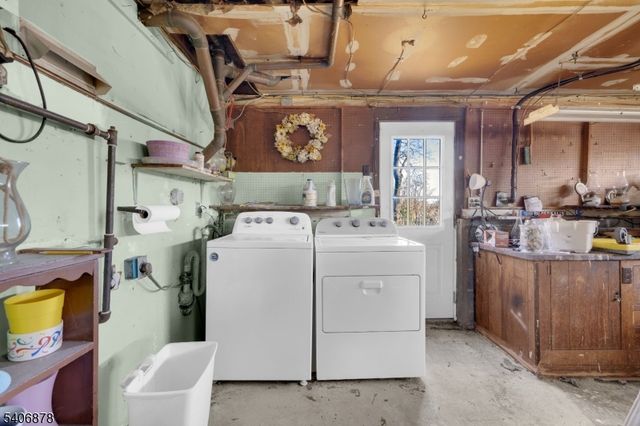 39 Deerfield Rd, Hanover Twp., NJ 07981