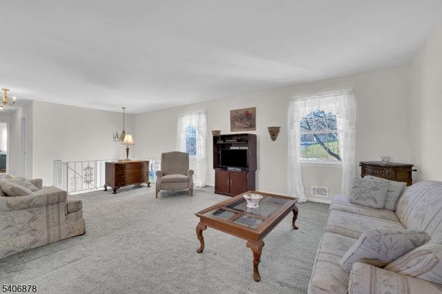 39 Deerfield Rd, Hanover Twp., NJ 07981