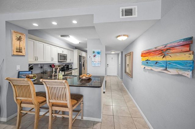 5901 BAHIA DEL MAR CIRCLE 223, St Petersburg, FL 33715