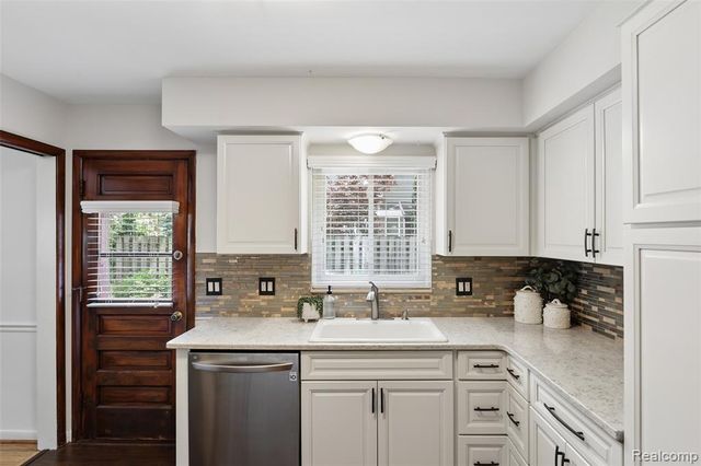 1313 Beech Street, Plymouth, MI 48170