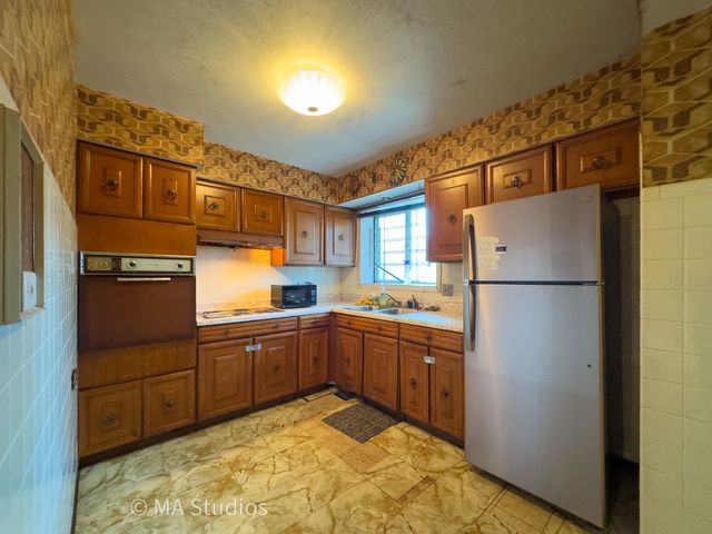 6960 N Bell Avenue 208, Chicago, IL 60645