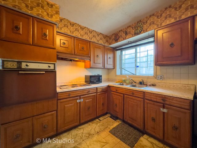 6960 N Bell Avenue 208, Chicago, IL 60645