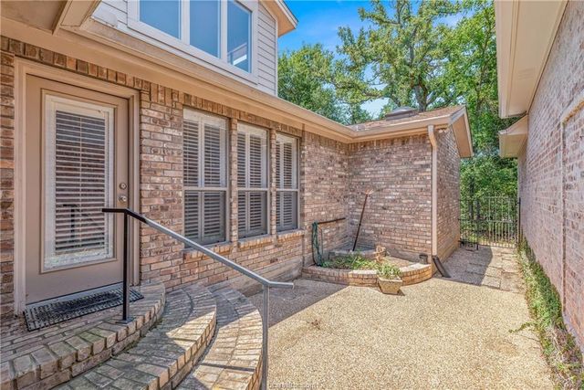 1309 Essex Green, College Station, TX 77845