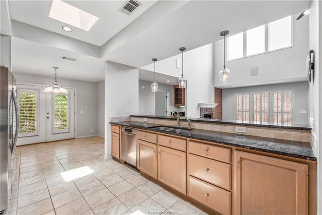 1309 Essex Green, College Station, TX 77845