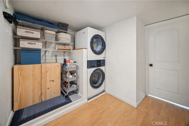 19545 Sherman Way, Reseda, CA 91335