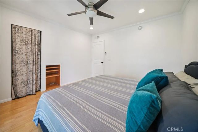 19545 Sherman Way, Reseda, CA 91335