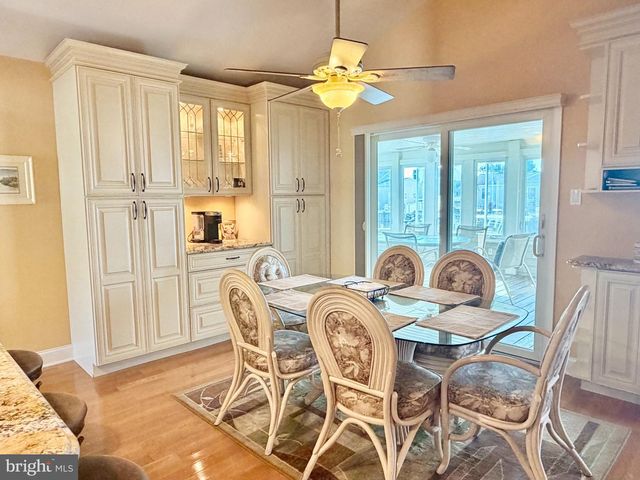 211 S WILLIAM COOK BLVD, Manahawkin, NJ 08050