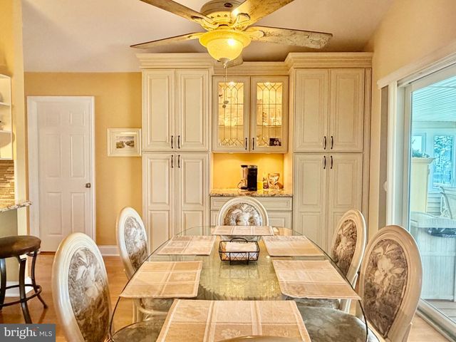211 S WILLIAM COOK BLVD, Manahawkin, NJ 08050