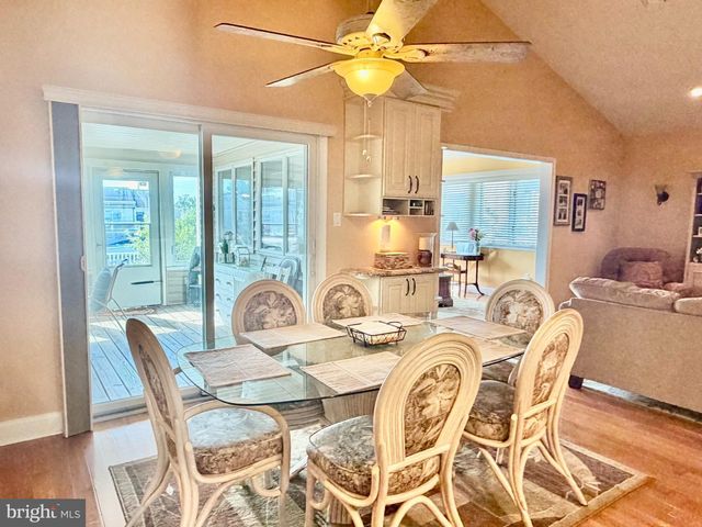 211 S WILLIAM COOK BLVD, Manahawkin, NJ 08050