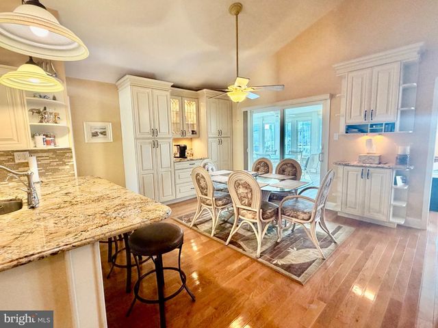 211 S WILLIAM COOK BLVD, Manahawkin, NJ 08050
