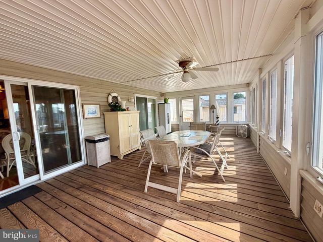 211 S WILLIAM COOK BLVD, Manahawkin, NJ 08050