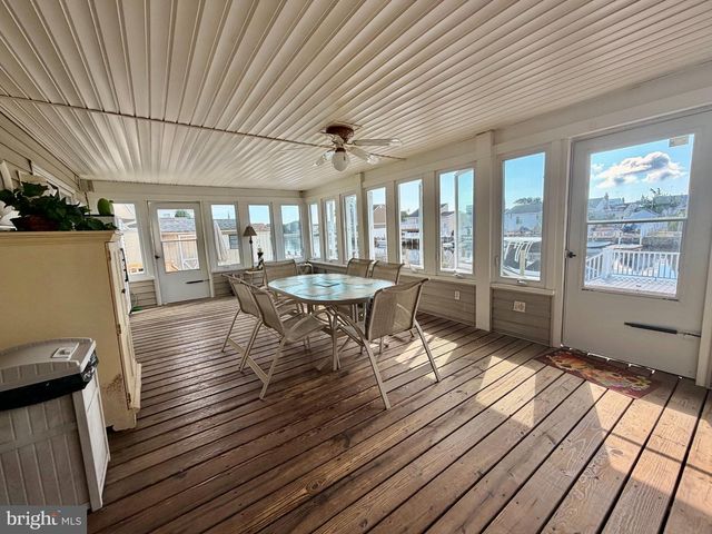 211 S WILLIAM COOK BLVD, Manahawkin, NJ 08050