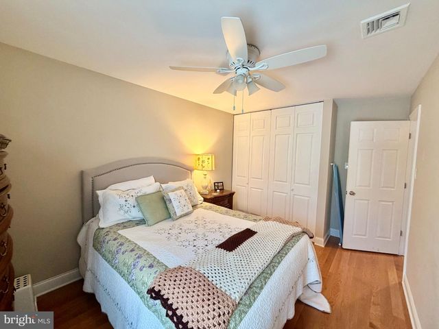 211 S WILLIAM COOK BLVD, Manahawkin, NJ 08050