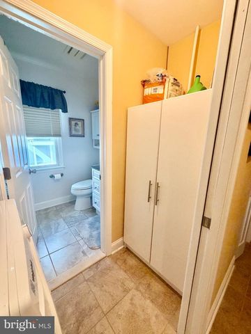 211 S WILLIAM COOK BLVD, Manahawkin, NJ 08050