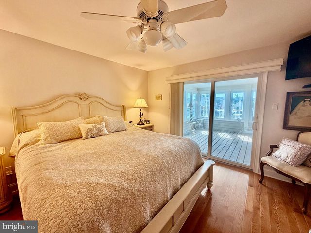 211 S WILLIAM COOK BLVD, Manahawkin, NJ 08050