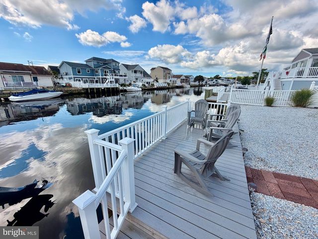211 S WILLIAM COOK BLVD, Manahawkin, NJ 08050