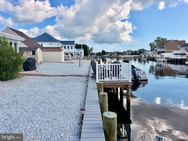 211 S WILLIAM COOK BLVD, Manahawkin, NJ 08050