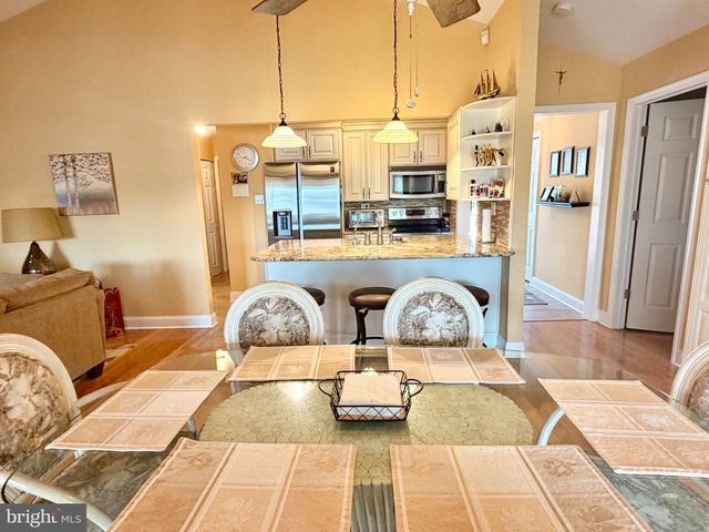 211 S WILLIAM COOK BLVD, Manahawkin, NJ 08050