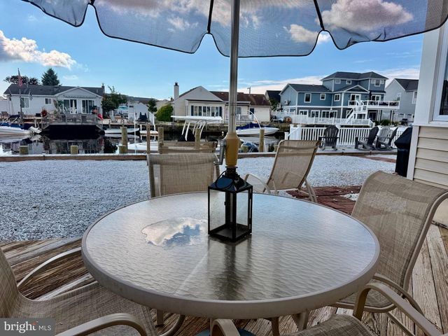 211 S WILLIAM COOK BLVD, Manahawkin, NJ 08050