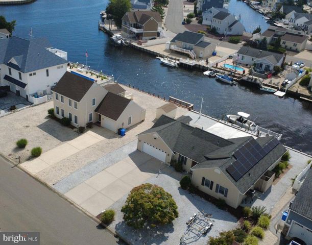 211 S WILLIAM COOK BLVD, Manahawkin, NJ 08050