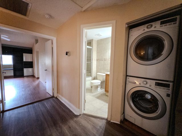 2011 E Discovery Cir Circle E, Deerfield Beach, FL 33442