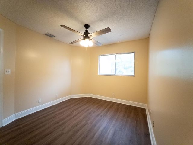 2011 E Discovery Cir Circle E, Deerfield Beach, FL 33442