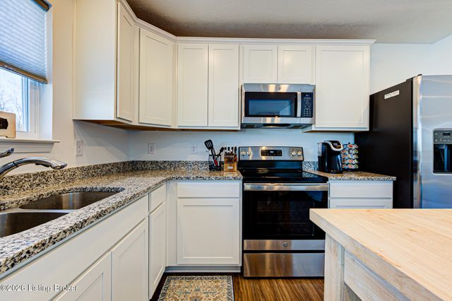 2093 Carnegie Dr, Shelbyville, KY 40065