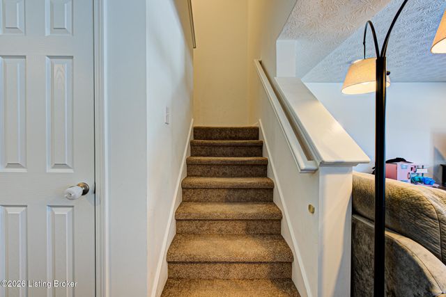 2093 Carnegie Dr, Shelbyville, KY 40065