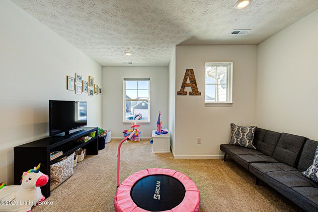 2093 Carnegie Dr, Shelbyville, KY 40065