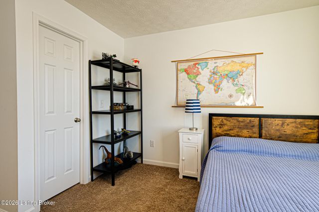 2093 Carnegie Dr, Shelbyville, KY 40065