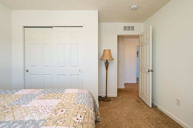 2093 Carnegie Dr, Shelbyville, KY 40065