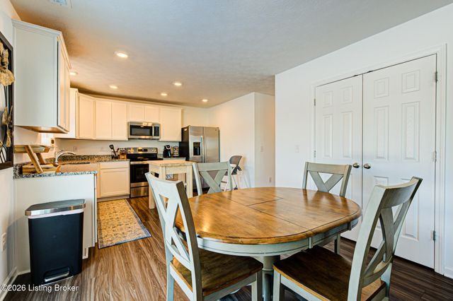 2093 Carnegie Dr, Shelbyville, KY 40065