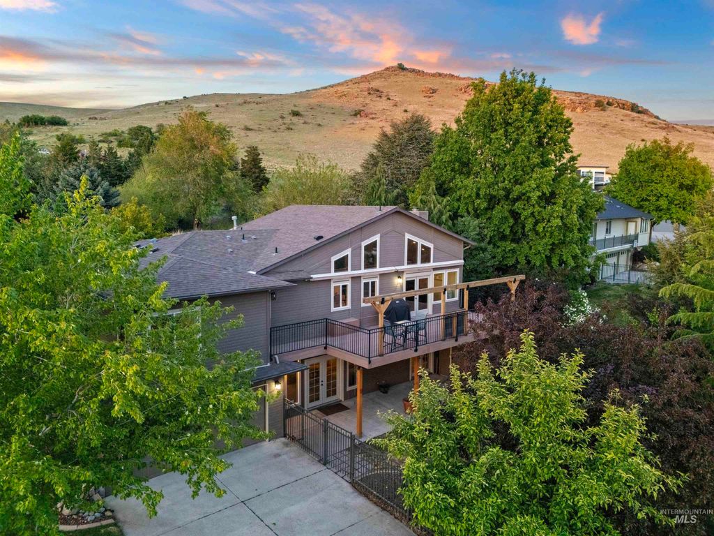 1658 S Trent Point Way, Boise, ID 83712