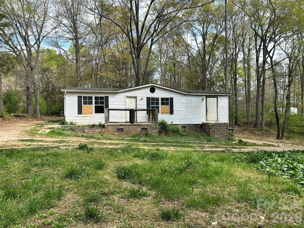 2137 Plumcrest Lane, Clover, SC 29710