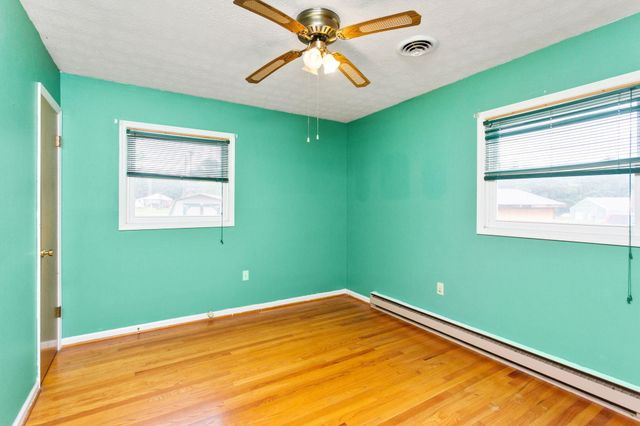 241 WALNUT DR, Timberville, VA 22853