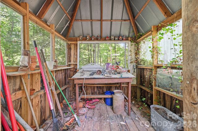 71 Warrior Road, Newland, NC 28657