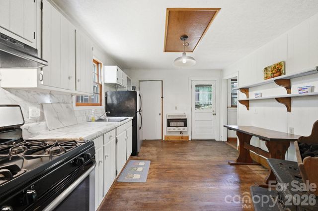 71 Warrior Road, Newland, NC 28657