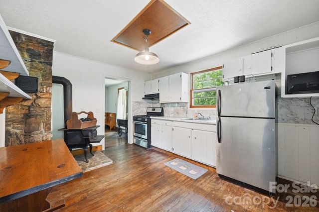71 Warrior Road, Newland, NC 28657