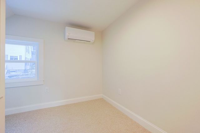 143 Grove St, Clinton, MA 01510