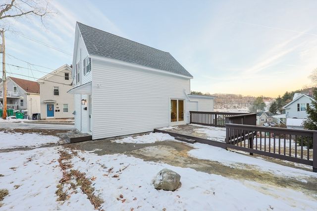 143 Grove St, Clinton, MA 01510