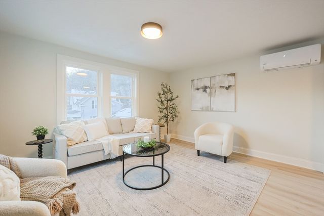 143 Grove St, Clinton, MA 01510