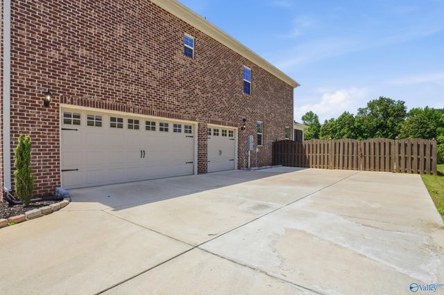 8129 SW Tupelo Gum Trace, Huntsville, AL 35802